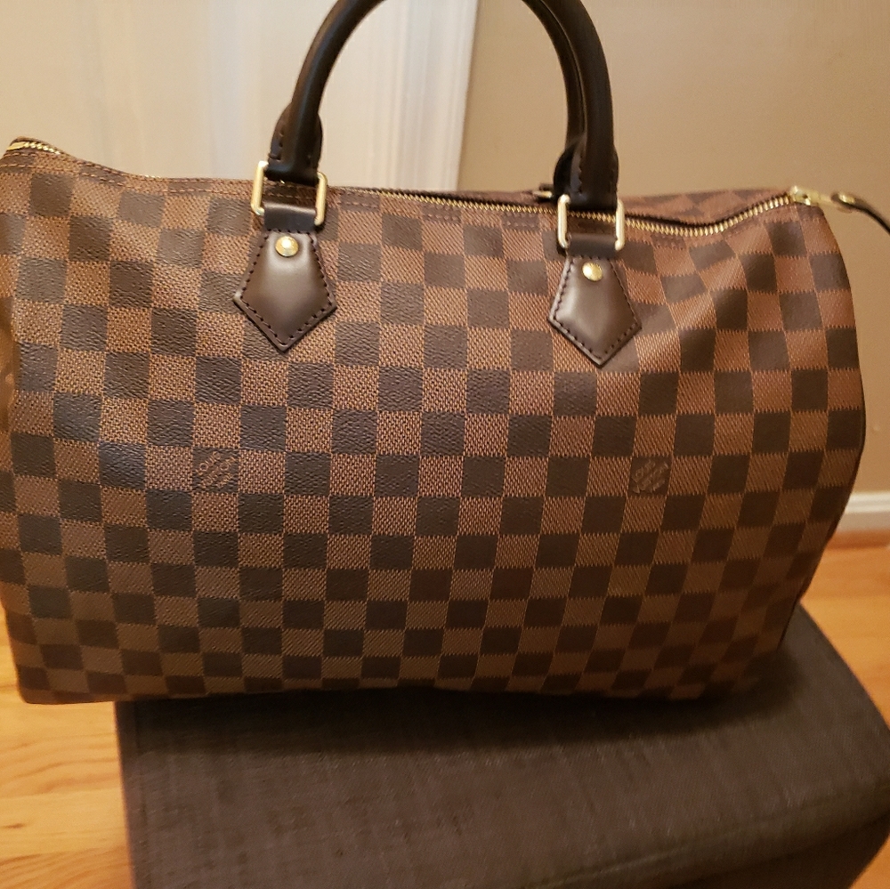Authentic Louis Vuitton speedy size 35